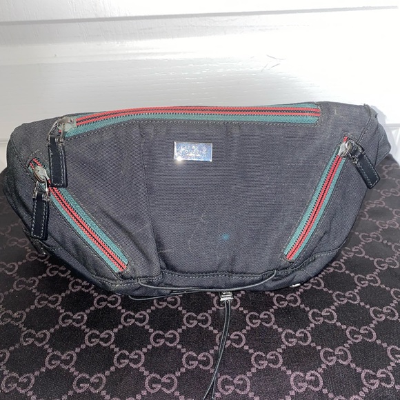Gucci Other - Vintage Gucci body bag